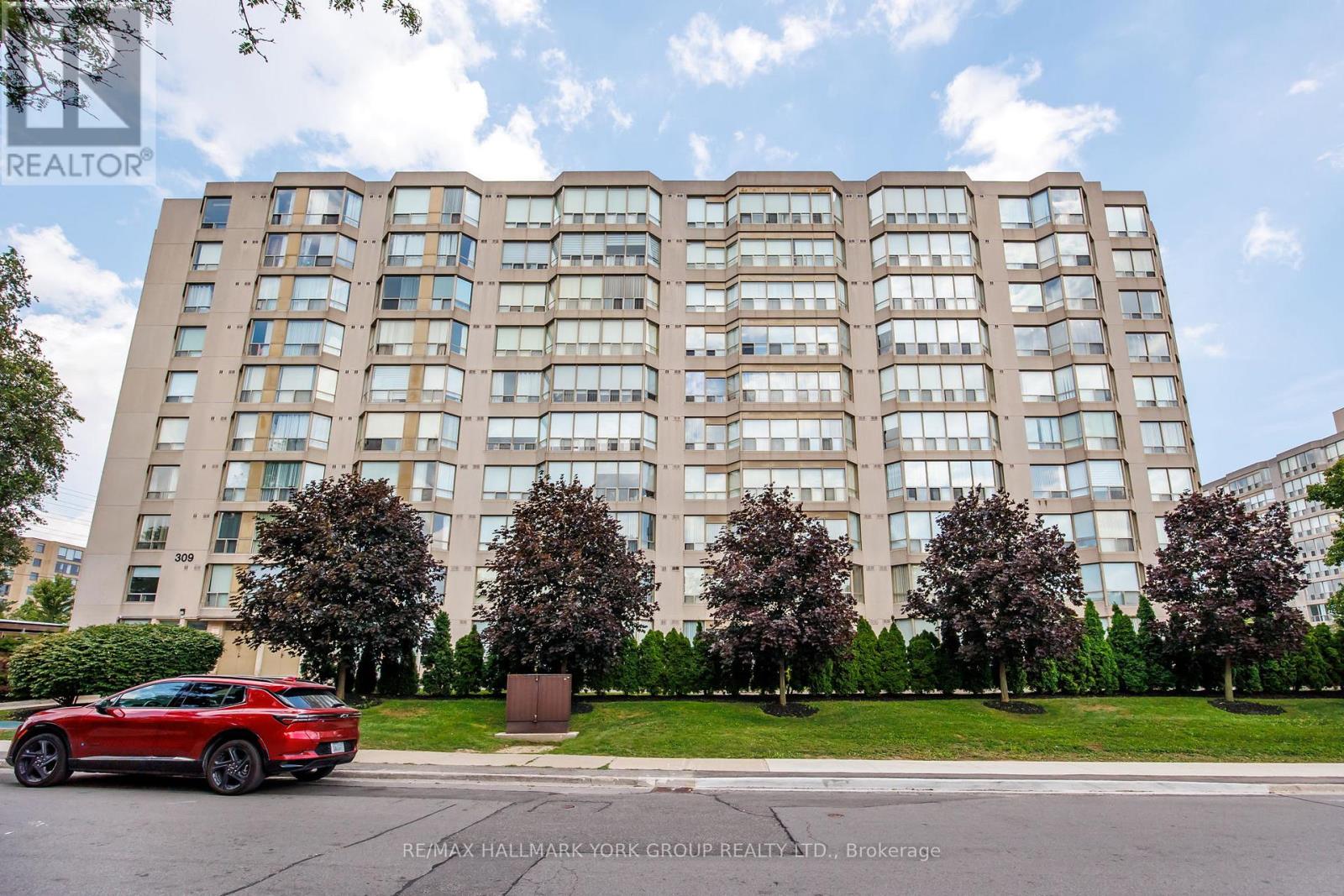 Photo 25 of 301 309 Major Mackenzie Drive, Richmond Hill ON