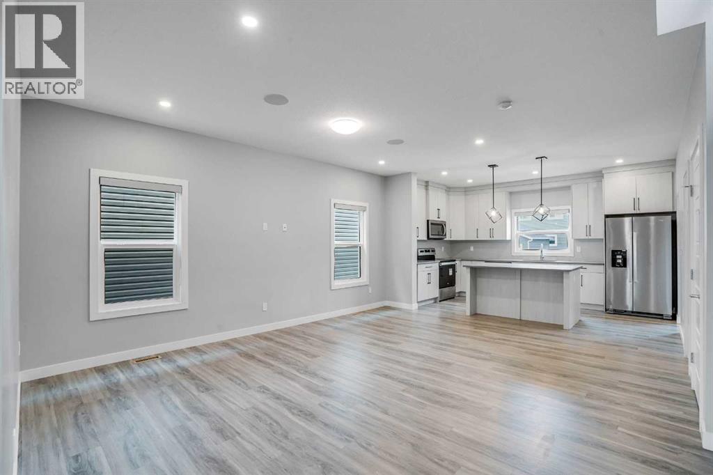 Photo 2 of 62 Midtown Crossing Sw, Airdrie AB