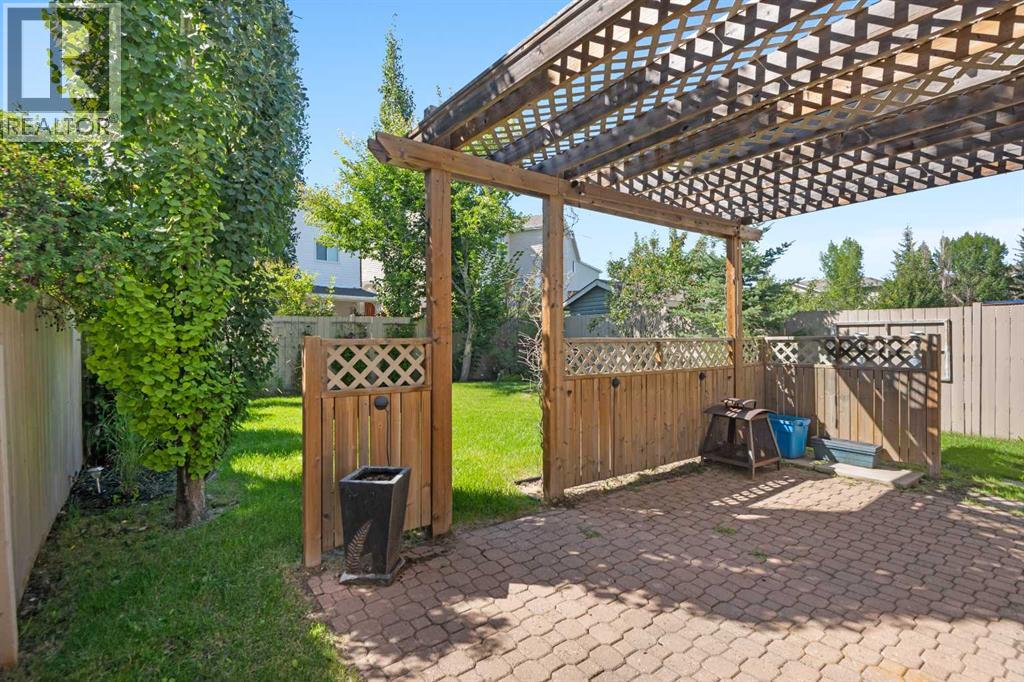 Photo 34 of 329 Bridleridge Way Sw, Calgary AB