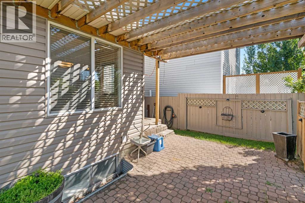 Photo 33 of 329 Bridleridge Way Sw, Calgary AB