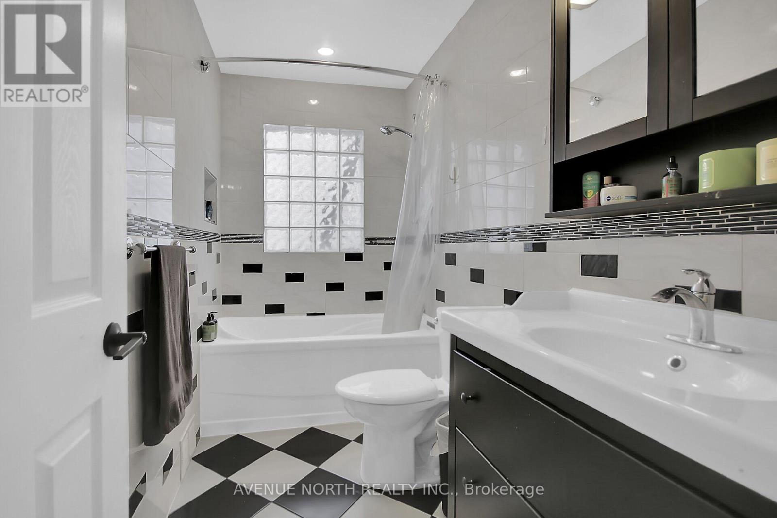 Photo 28 of 65 Rothwell Drive, Ottawa ON