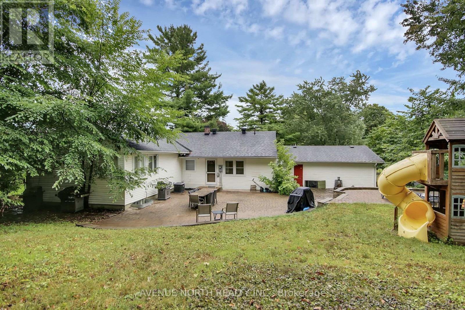 Photo 33 of 65 Rothwell Drive, Ottawa ON