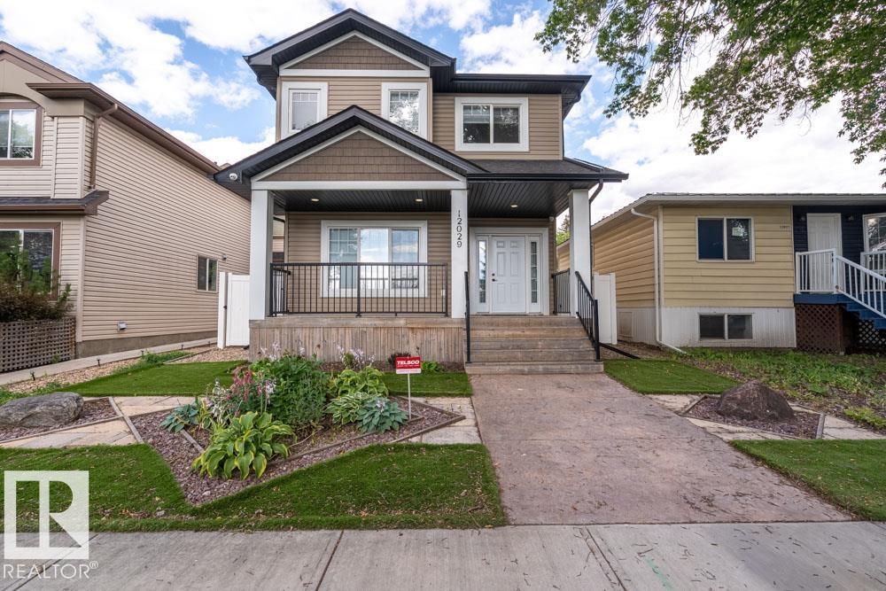 Photo 2 of 12029 69 St Nw, Edmonton AB