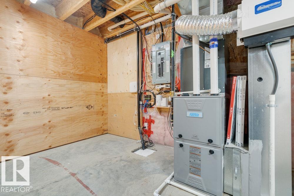 Photo 38 of 12029 69 St Nw, Edmonton AB