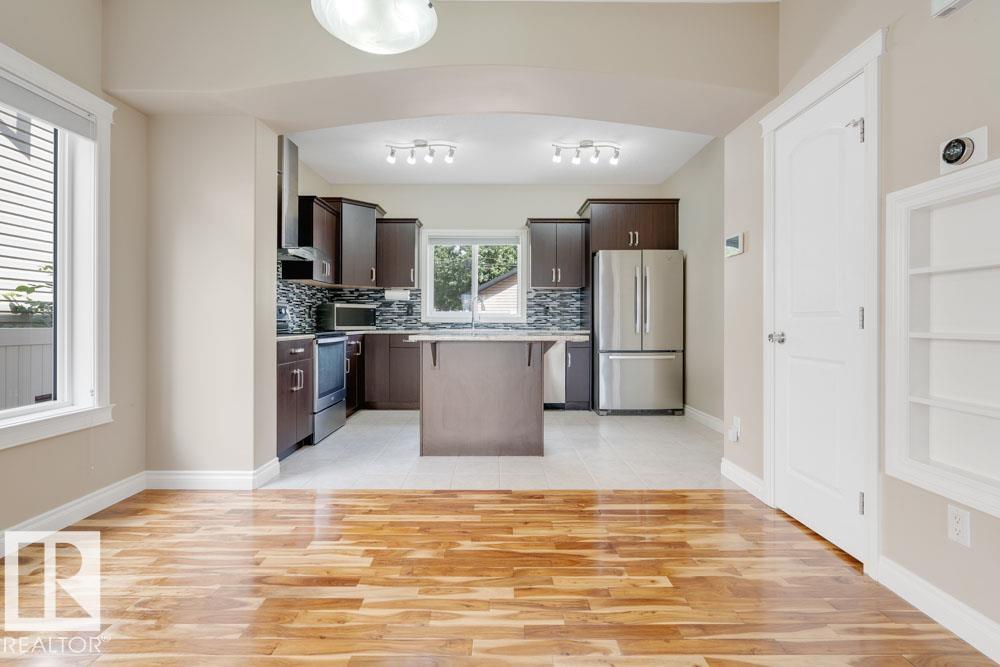 Photo 8 of 12029 69 St Nw, Edmonton AB