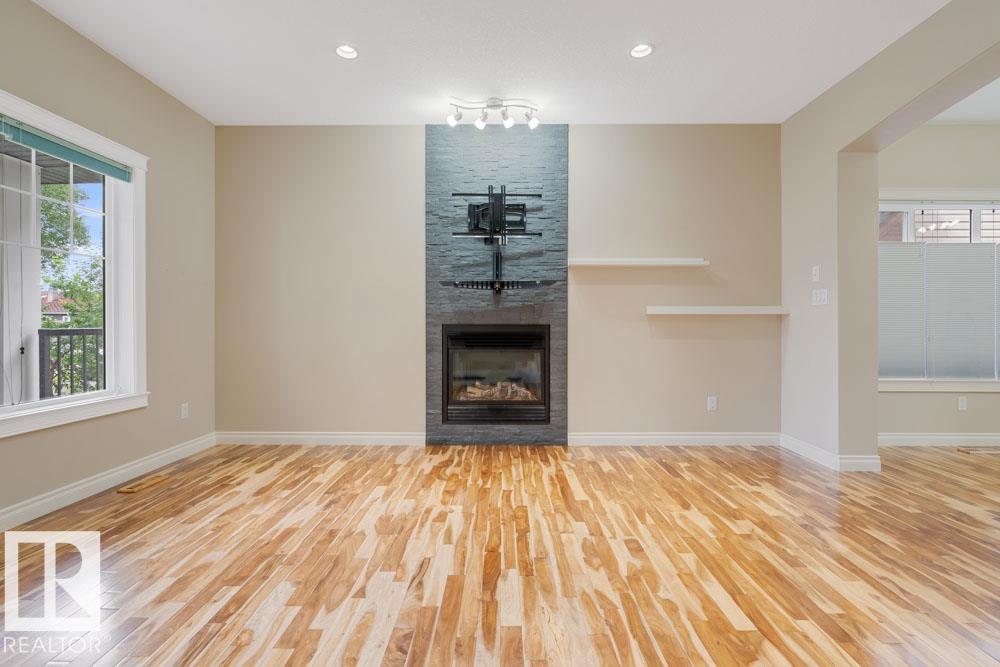 Photo 5 of 12029 69 St Nw, Edmonton AB