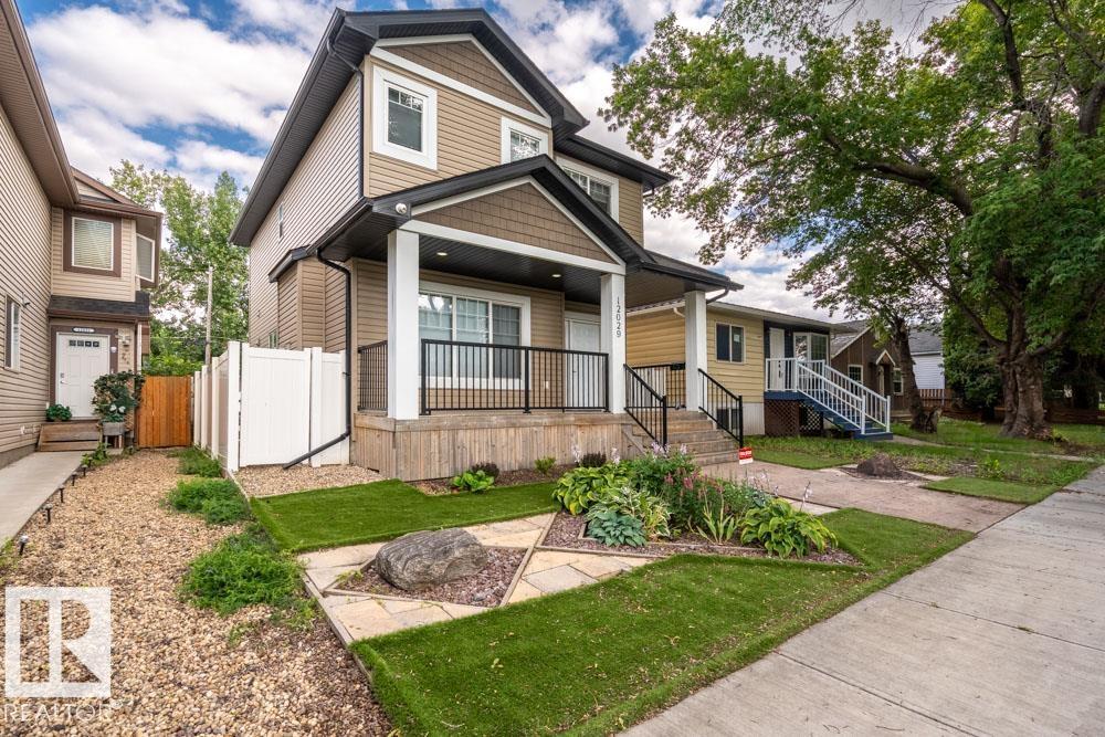 Photo 3 of 12029 69 St Nw, Edmonton AB
