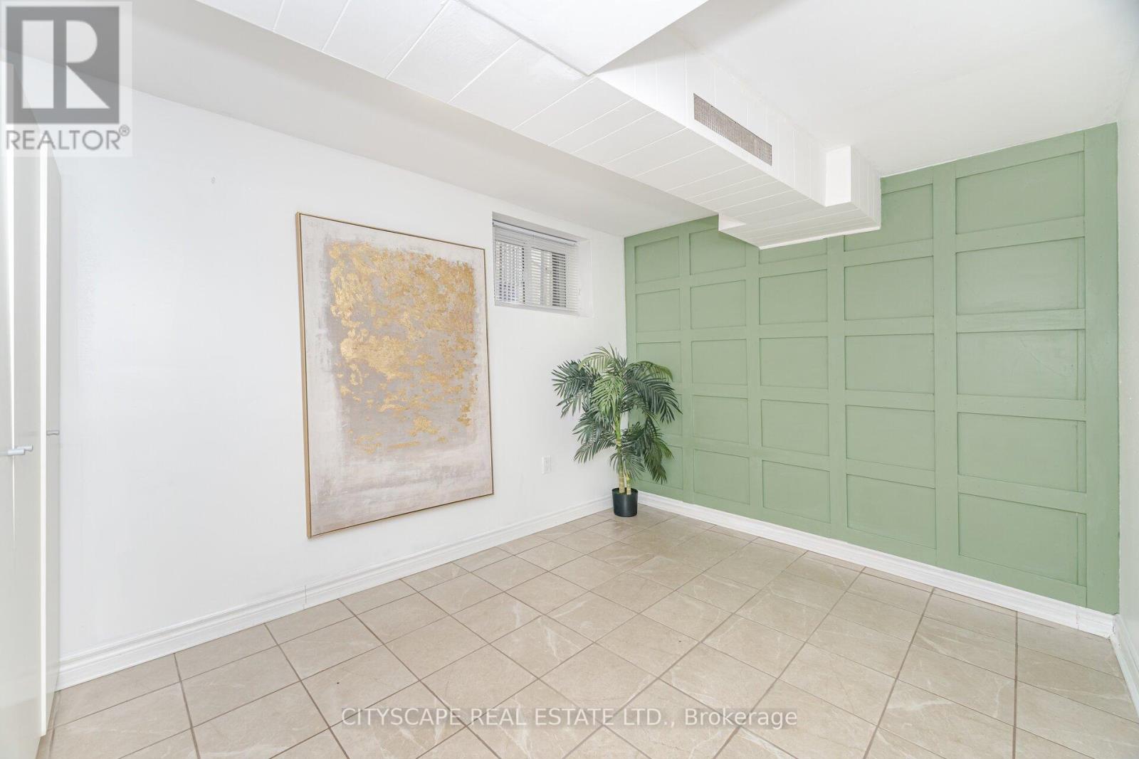 Photo 20 of Main Lower 791 Dufferin Street, Toronto ON
