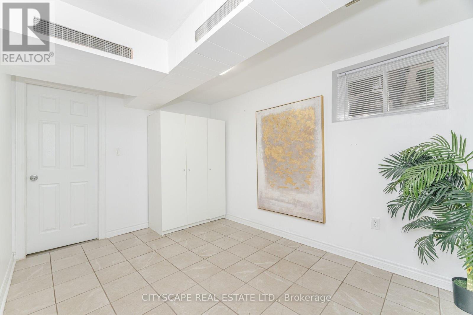 Photo 21 of Main Lower 791 Dufferin Street, Toronto ON