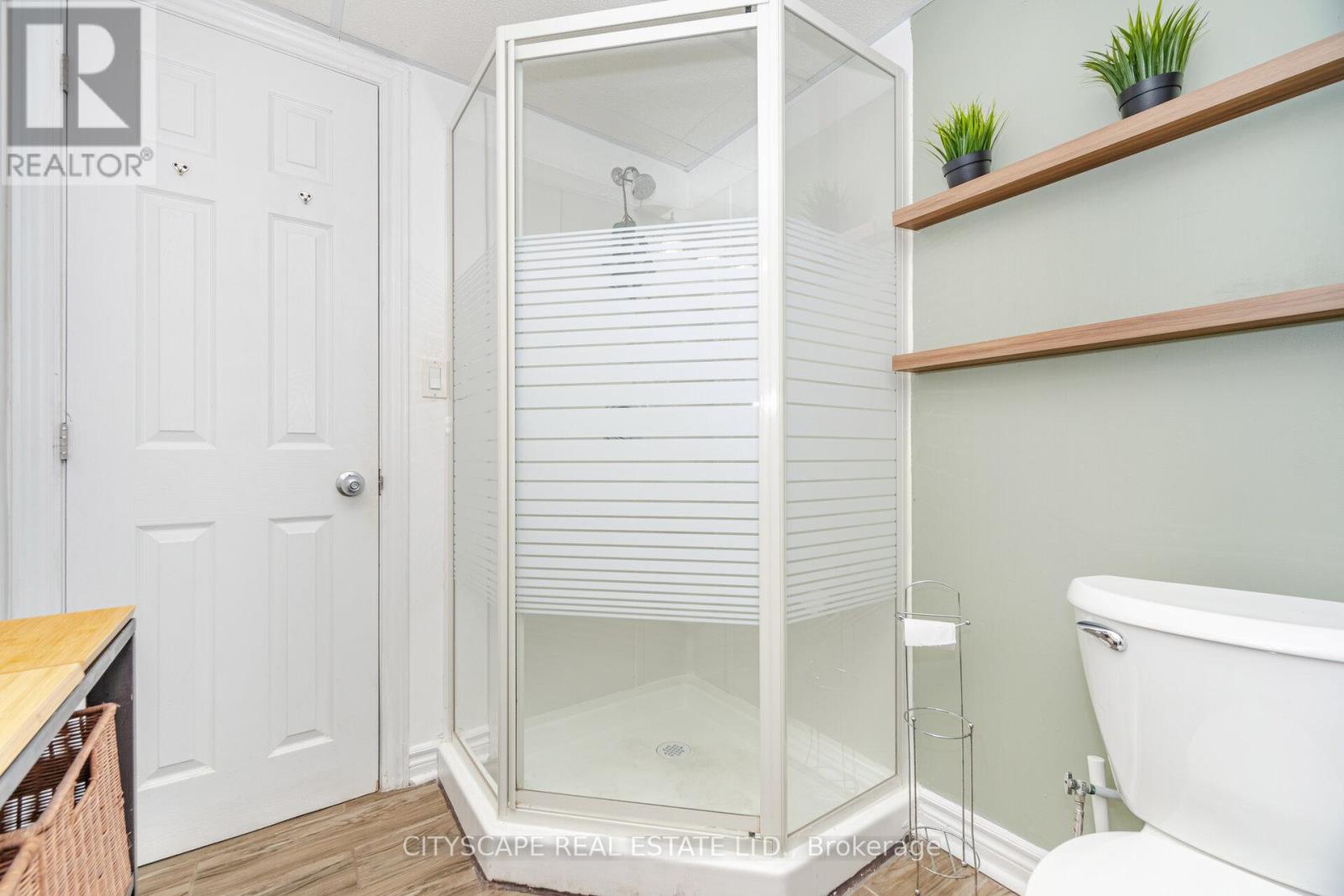 Photo 23 of Main Lower 791 Dufferin Street, Toronto ON