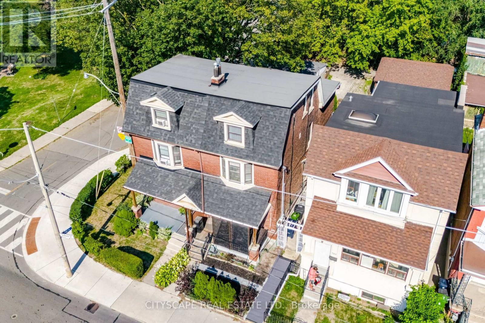 Photo 3 of Main Lower 791 Dufferin Street, Toronto ON