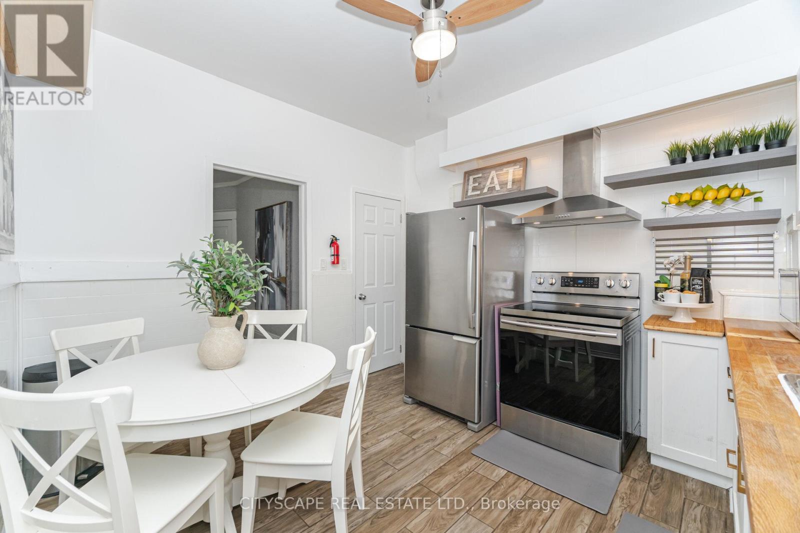 Photo 5 of Main Lower 791 Dufferin Street, Toronto ON