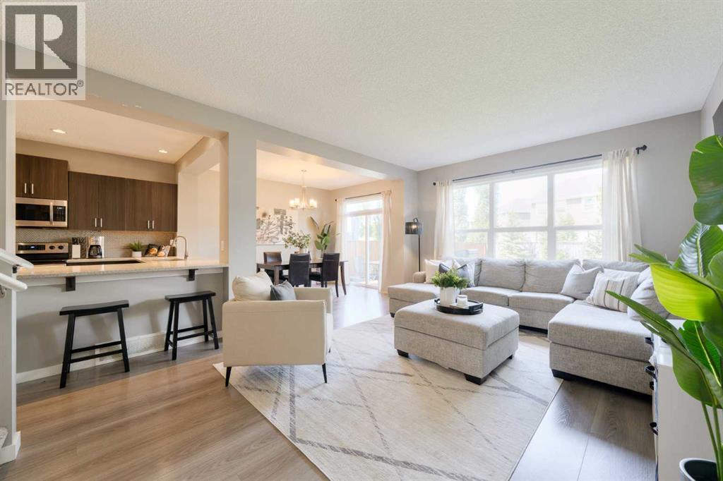 Photo 3 of 271 River Heights Crescent, Cochrane AB