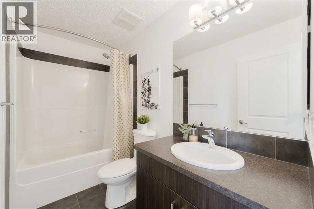 Photo 17 of 271 River Heights Crescent, Cochrane AB