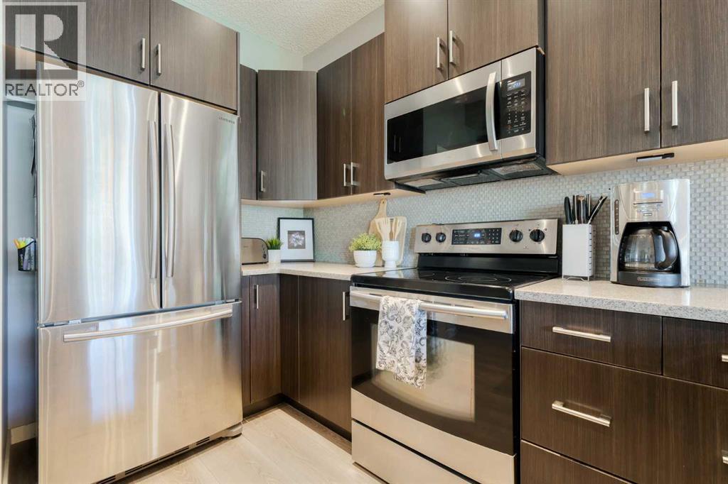 Photo 8 of 271 River Heights Crescent, Cochrane AB
