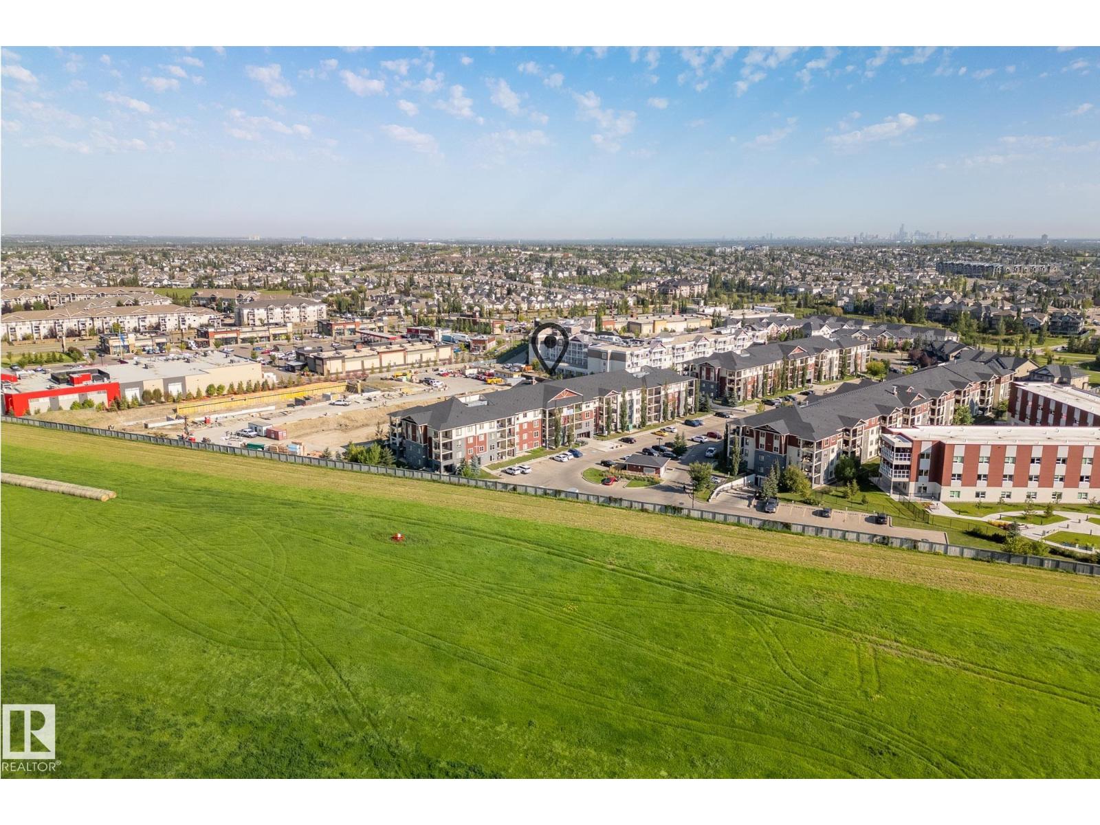 Photo 4 of 204 5810 Mullen Pl Nw, Edmonton AB