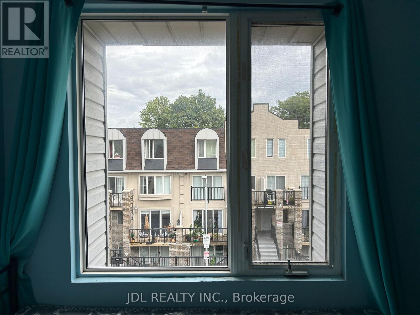 Photo 6 of 1013 85 George Appleton Way, Toronto ON