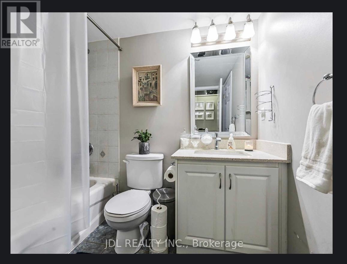 Photo 7 of 1013 85 George Appleton Way, Toronto ON