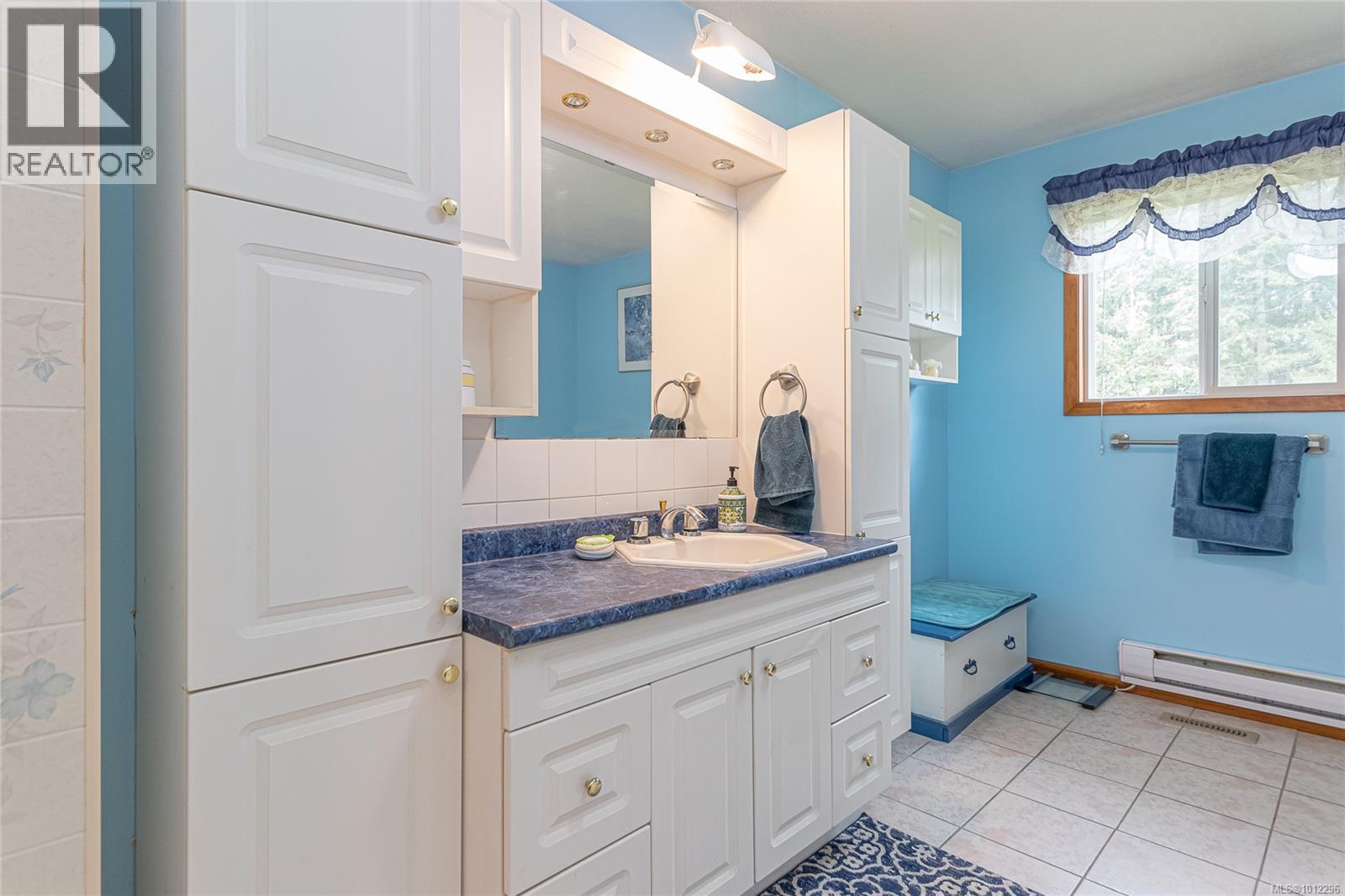 Photo 16 of 770 Gilbert Rd, Hilliers BC