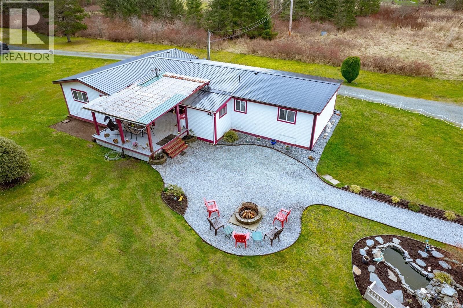 Photo 2 of 770 Gilbert Rd, Hilliers BC