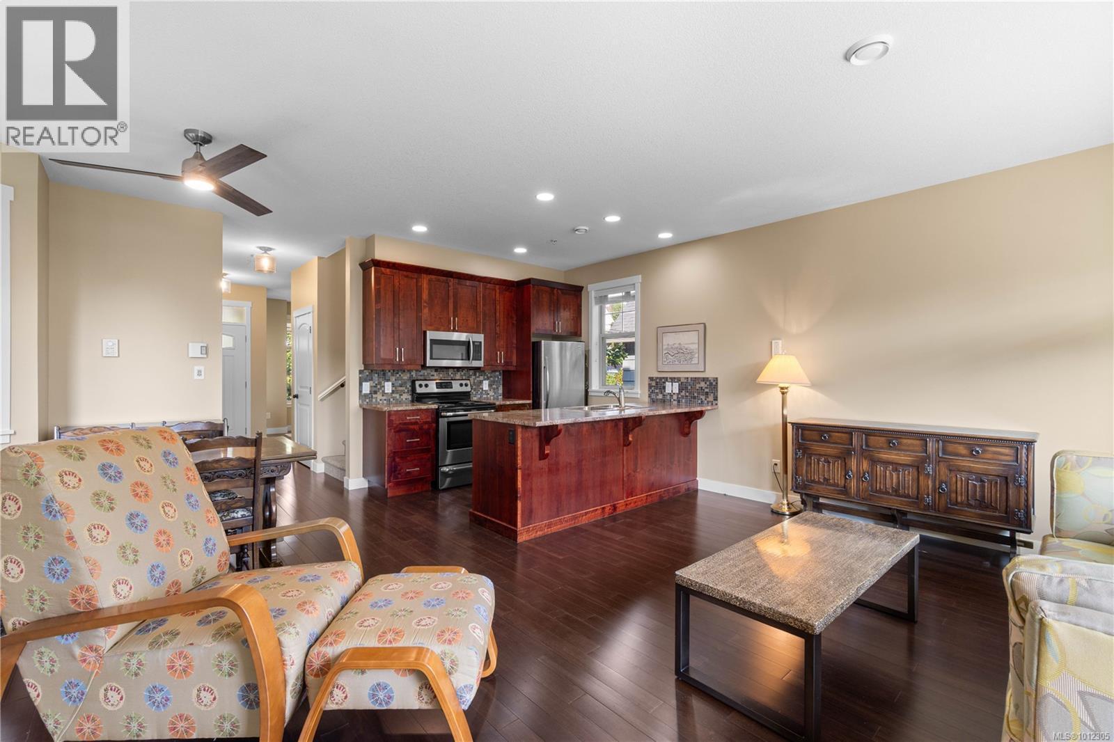 Photo 6 of 2 446 Milton St, Nanaimo BC