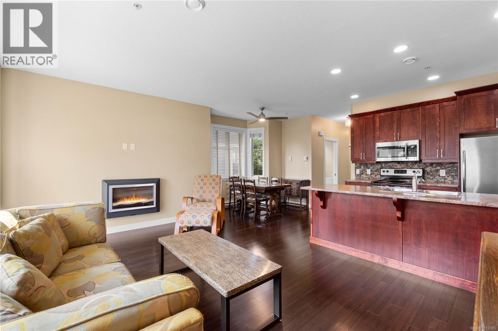 Photo 7 of 2 446 Milton St, Nanaimo BC