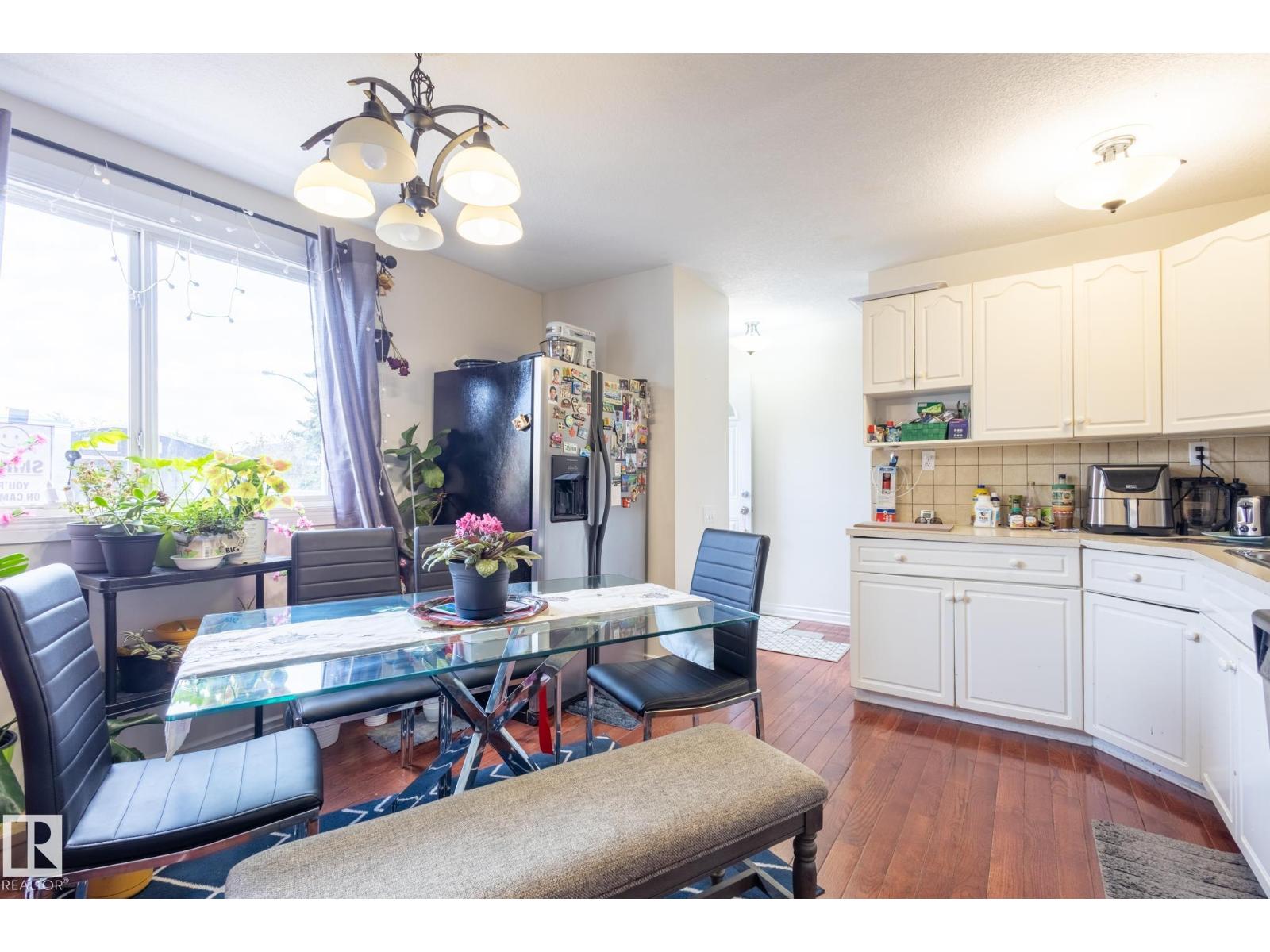 Photo 9 of 170 Mayfair Mews Me Nw, Edmonton AB