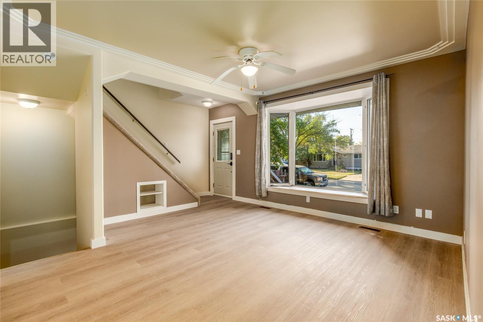 Photo 9 of 620 Ominica Street E, Moose Jaw SK