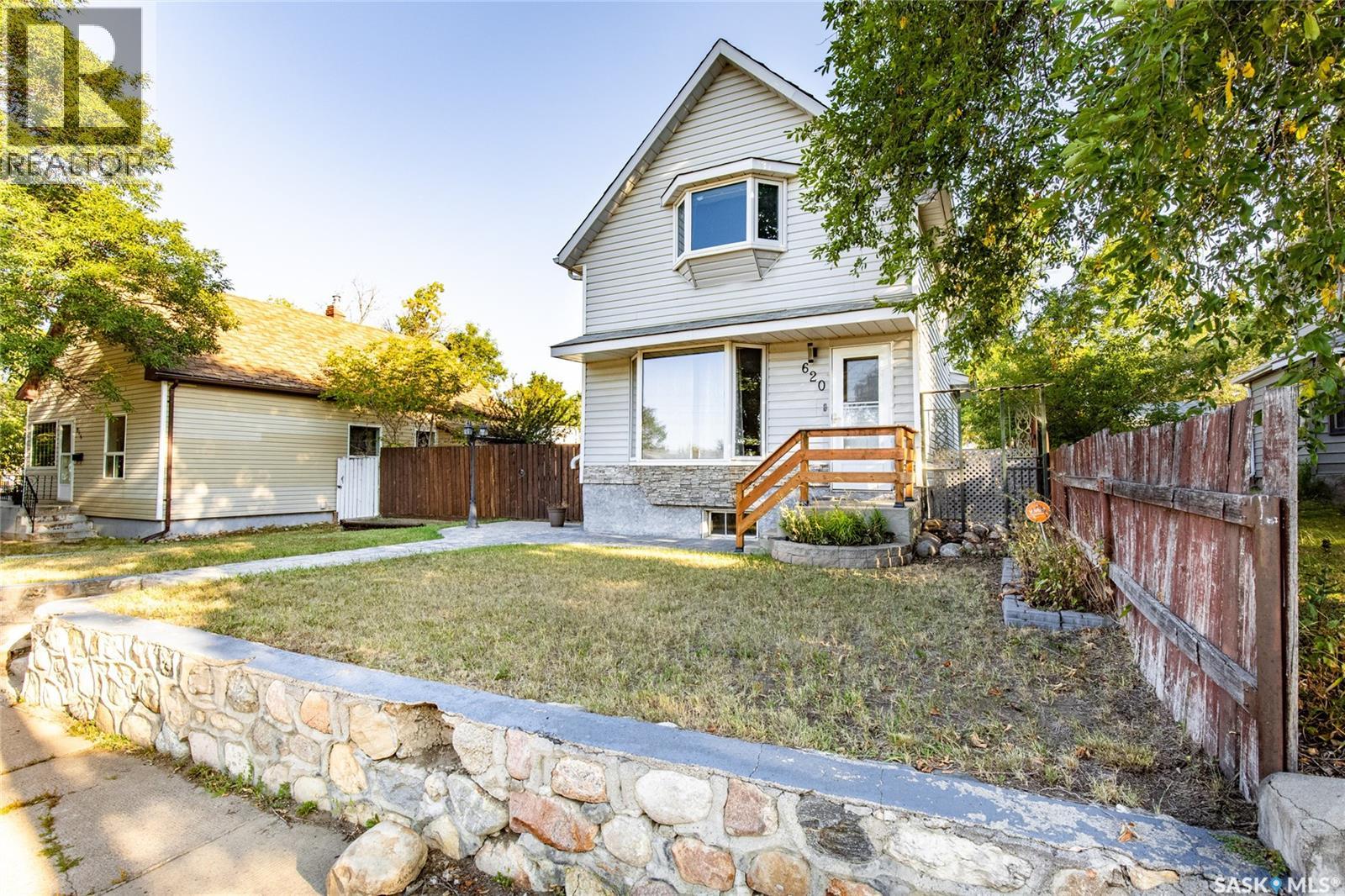 Photo 2 of 620 Ominica Street E, Moose Jaw SK