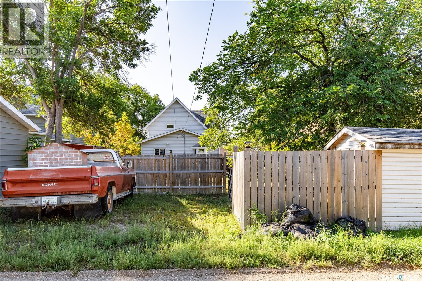 Photo 47 of 620 Ominica Street E, Moose Jaw SK