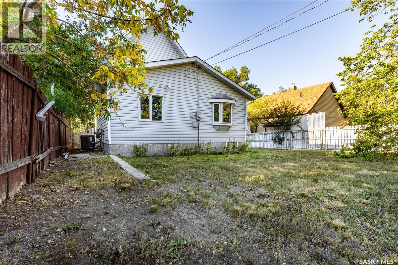 Photo 42 of 620 Ominica Street E, Moose Jaw SK