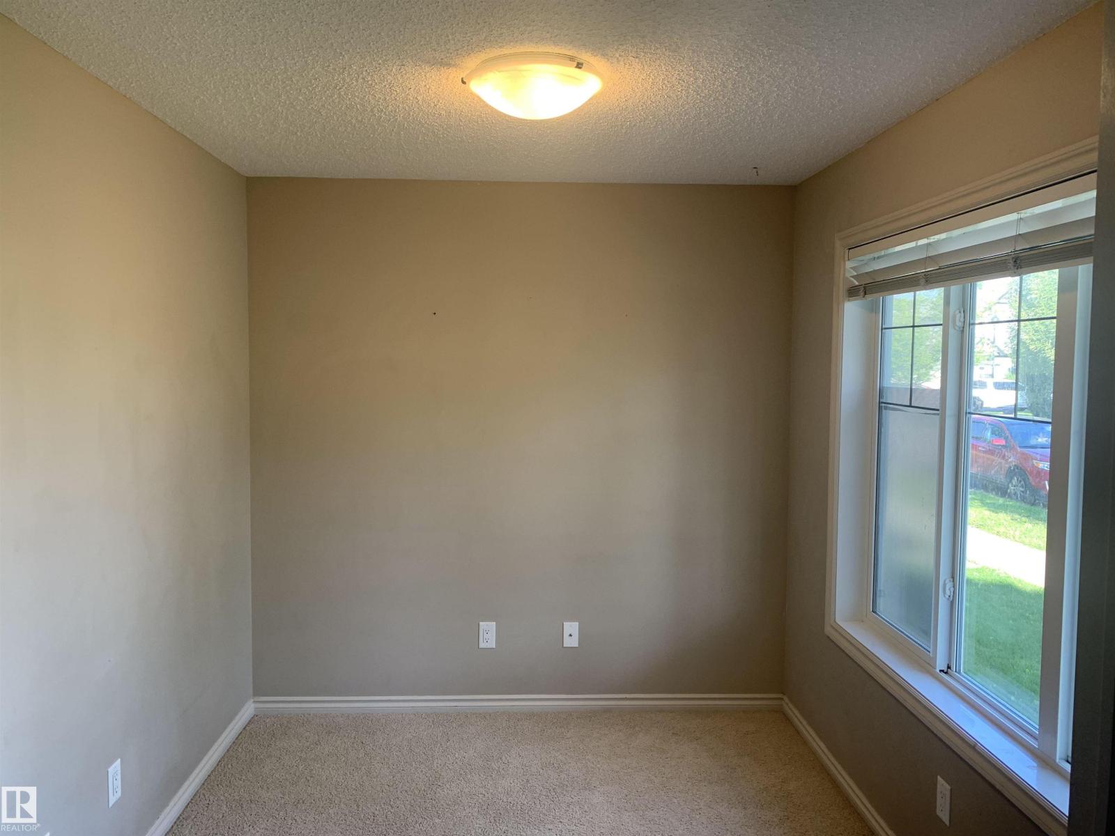 Photo 3 of 7663 Schmid Cr Nw Nw, Edmonton AB