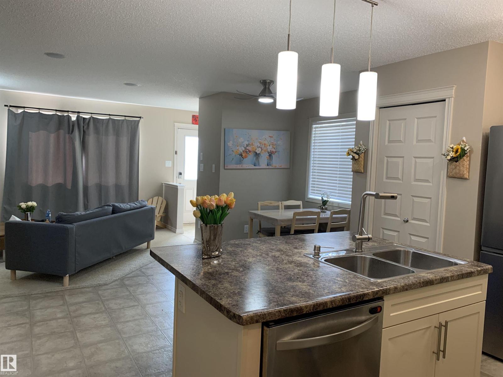 Photo 4 of 7663 Schmid Cr Nw Nw, Edmonton AB