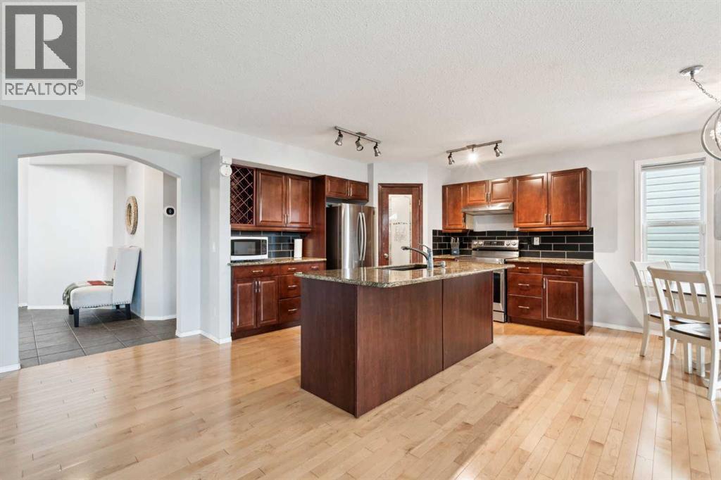 Single Family House for Sale in  Somerglen Way SW Somerset Calgary 