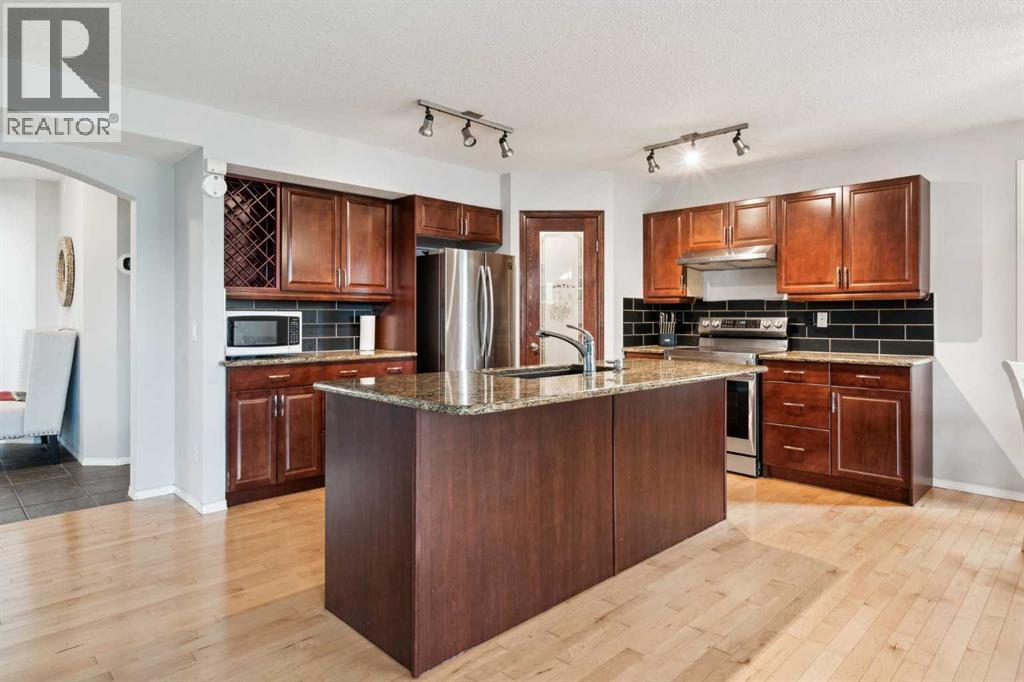 Single Family House for Sale in  Somerglen Way SW Somerset Calgary 