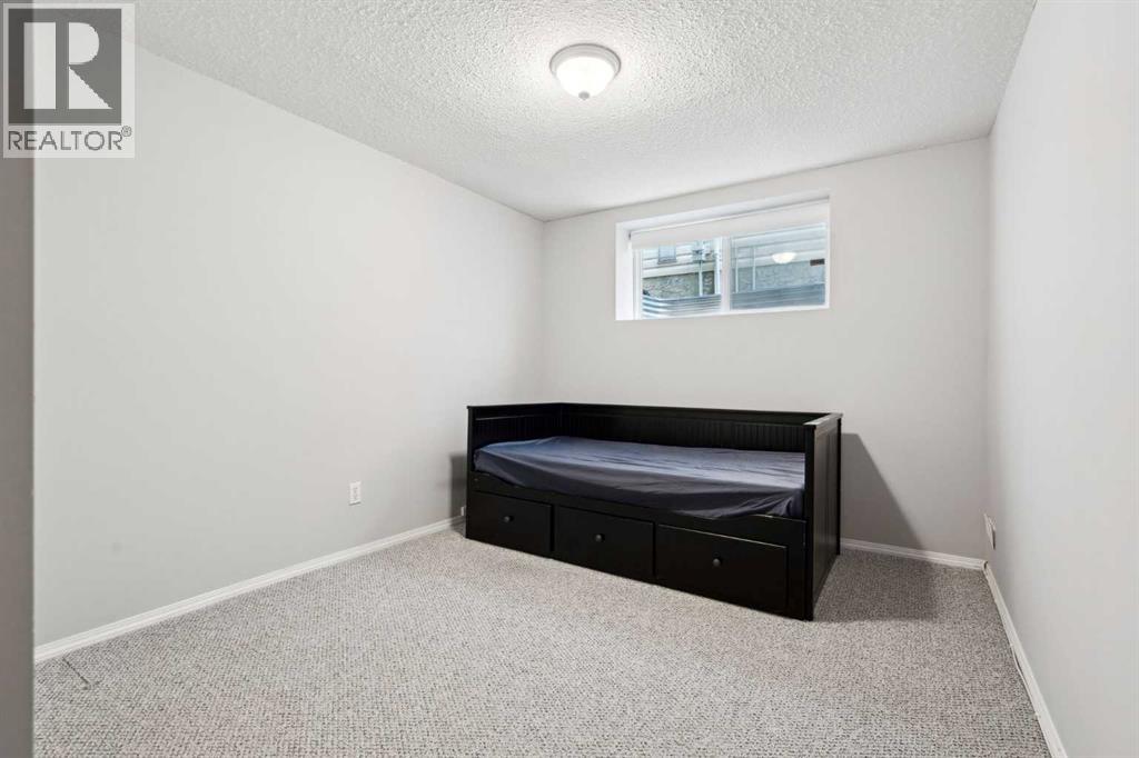 Single Family House for Sale in  Somerglen Way SW Somerset Calgary 