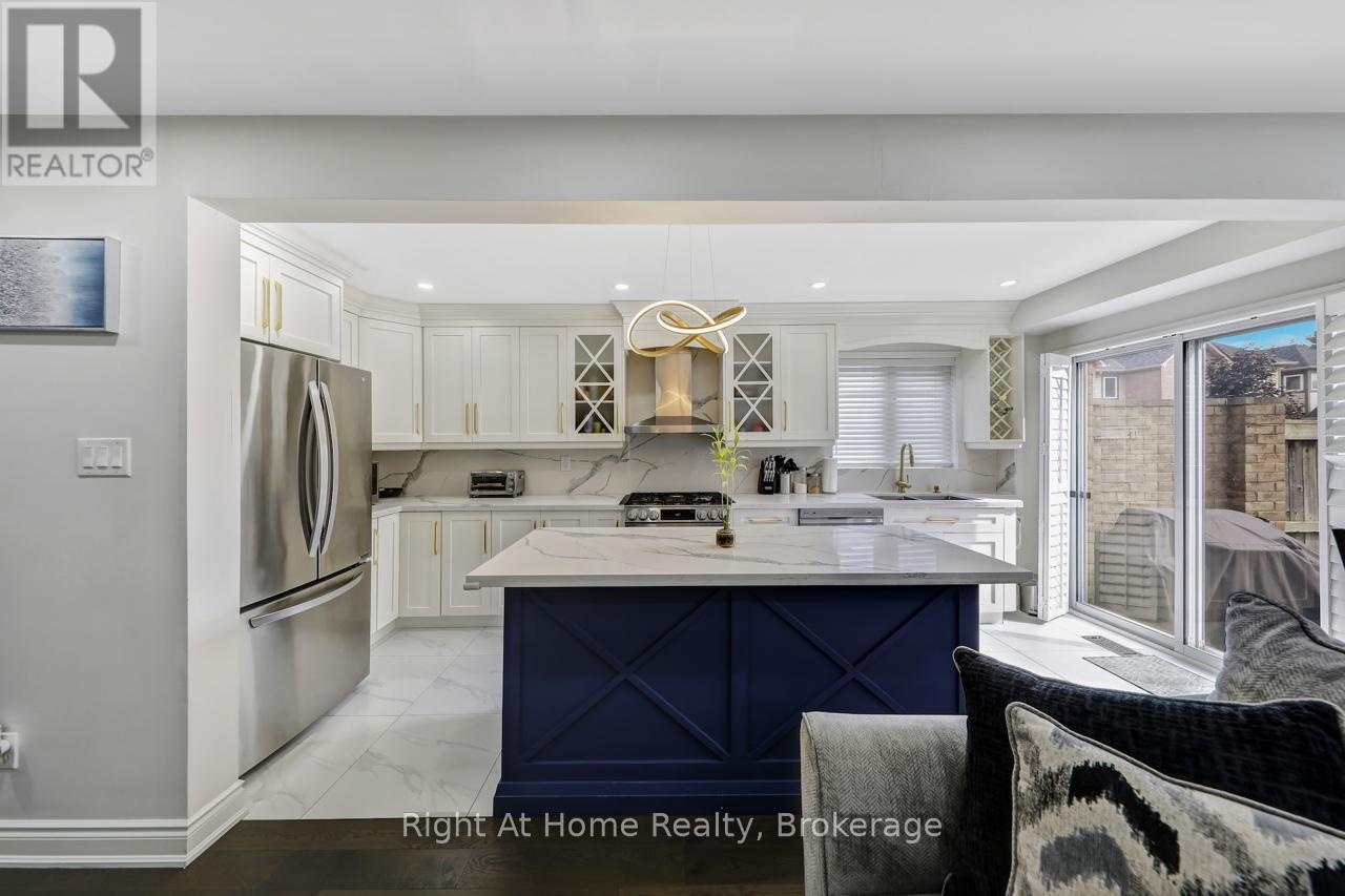 Photo 15 of 48 5255 Guildwood Way, Mississauga ON