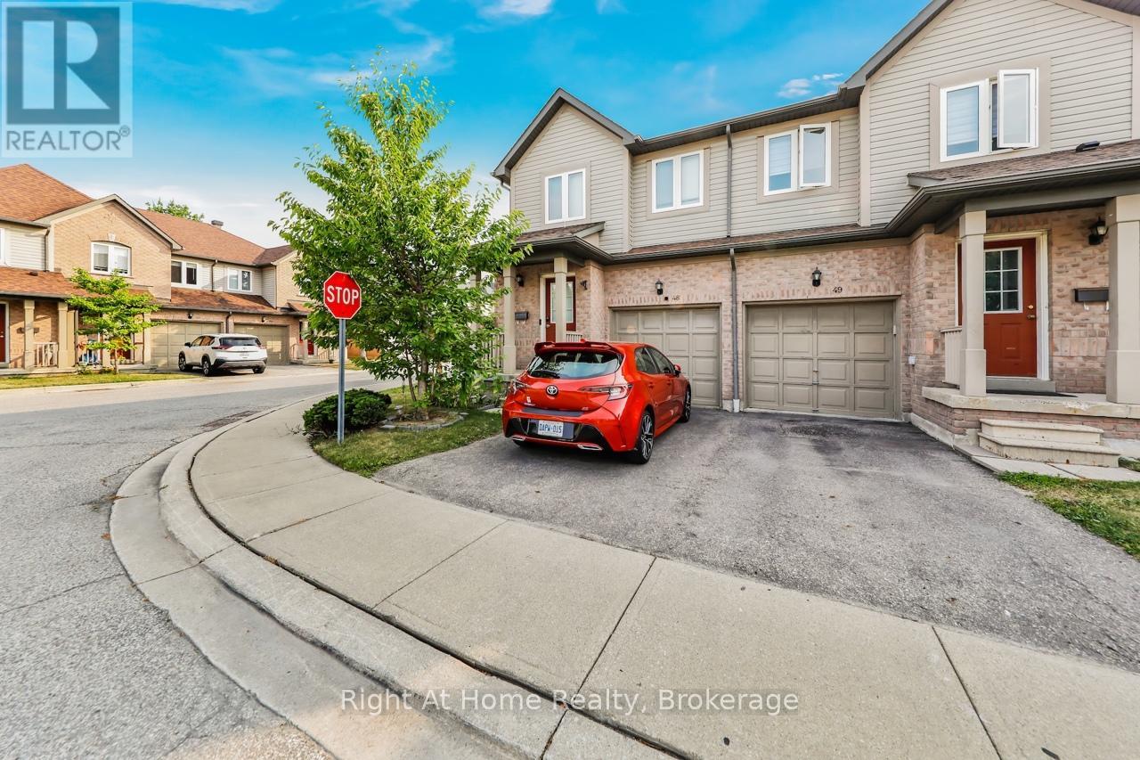Photo 2 of 48 5255 Guildwood Way, Mississauga ON