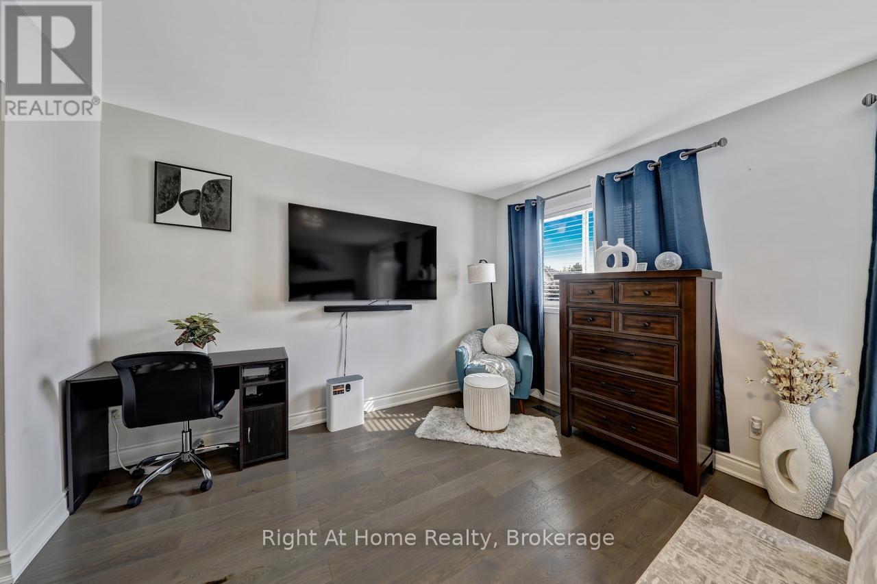 Photo 28 of 48 5255 Guildwood Way, Mississauga ON