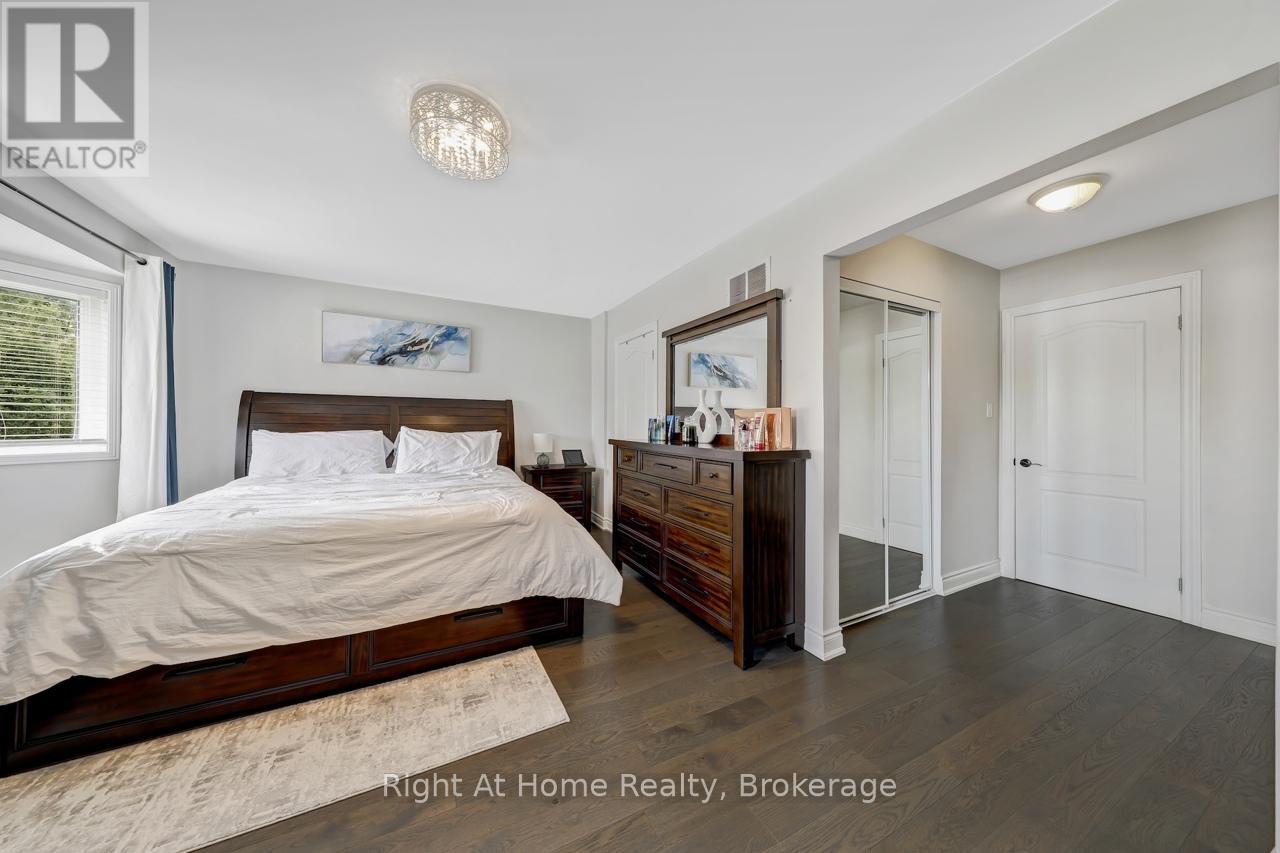 Photo 30 of 48 5255 Guildwood Way, Mississauga ON