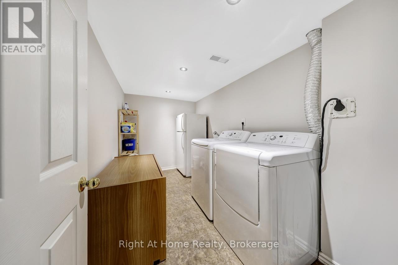 Photo 35 of 48 5255 Guildwood Way, Mississauga ON