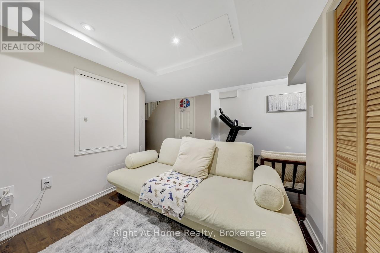 Photo 38 of 48 5255 Guildwood Way, Mississauga ON