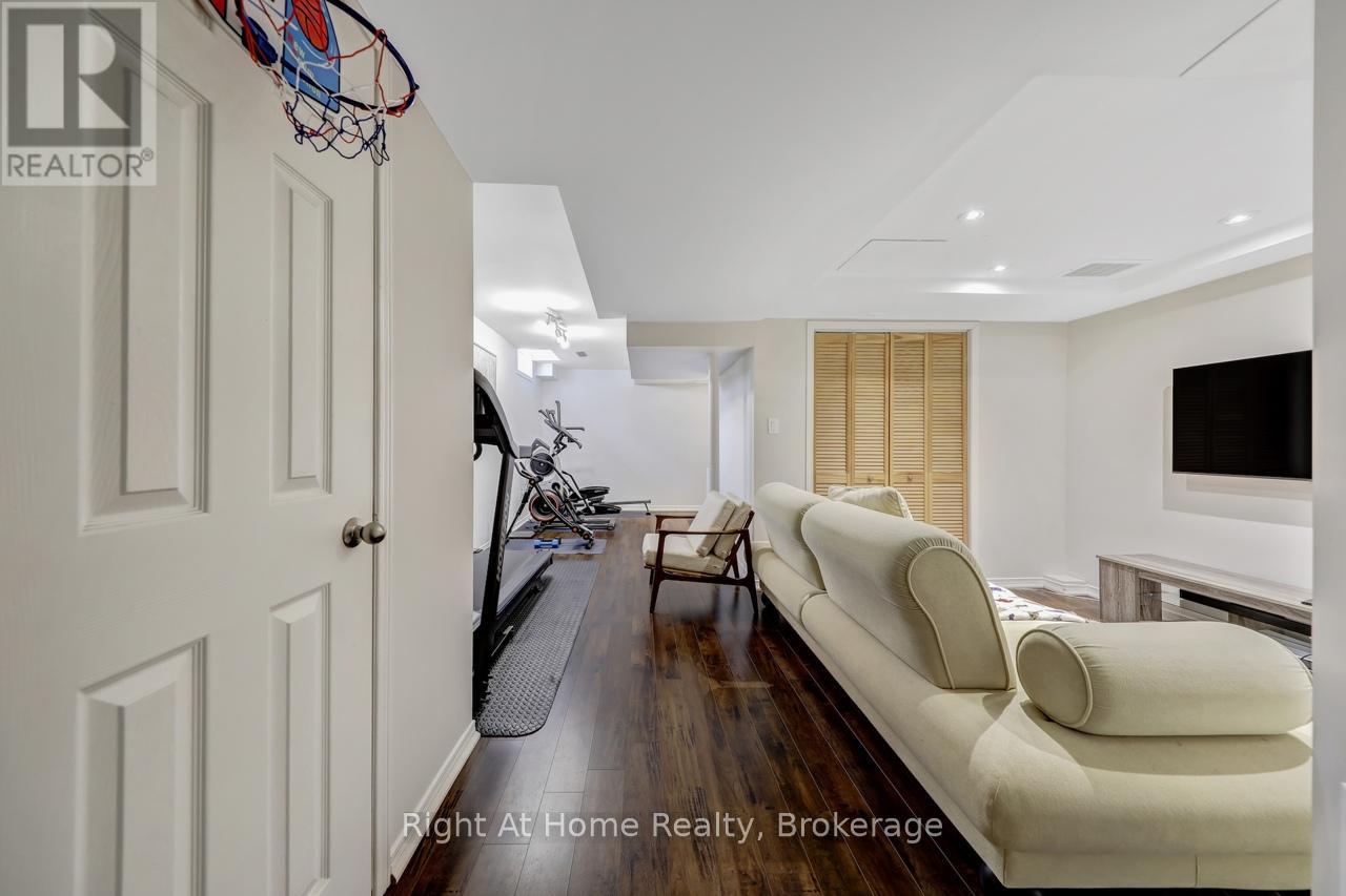 Photo 39 of 48 5255 Guildwood Way, Mississauga ON