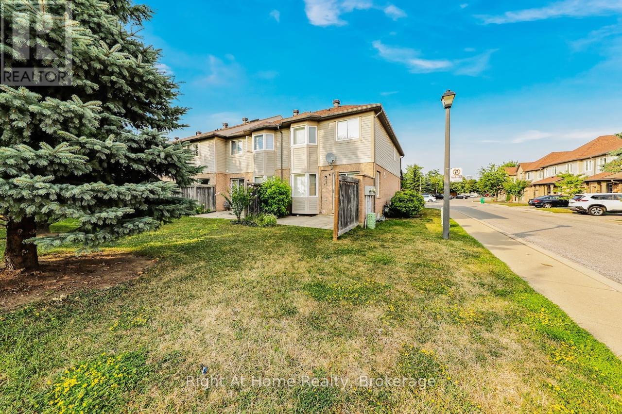 Photo 42 of 48 5255 Guildwood Way, Mississauga ON