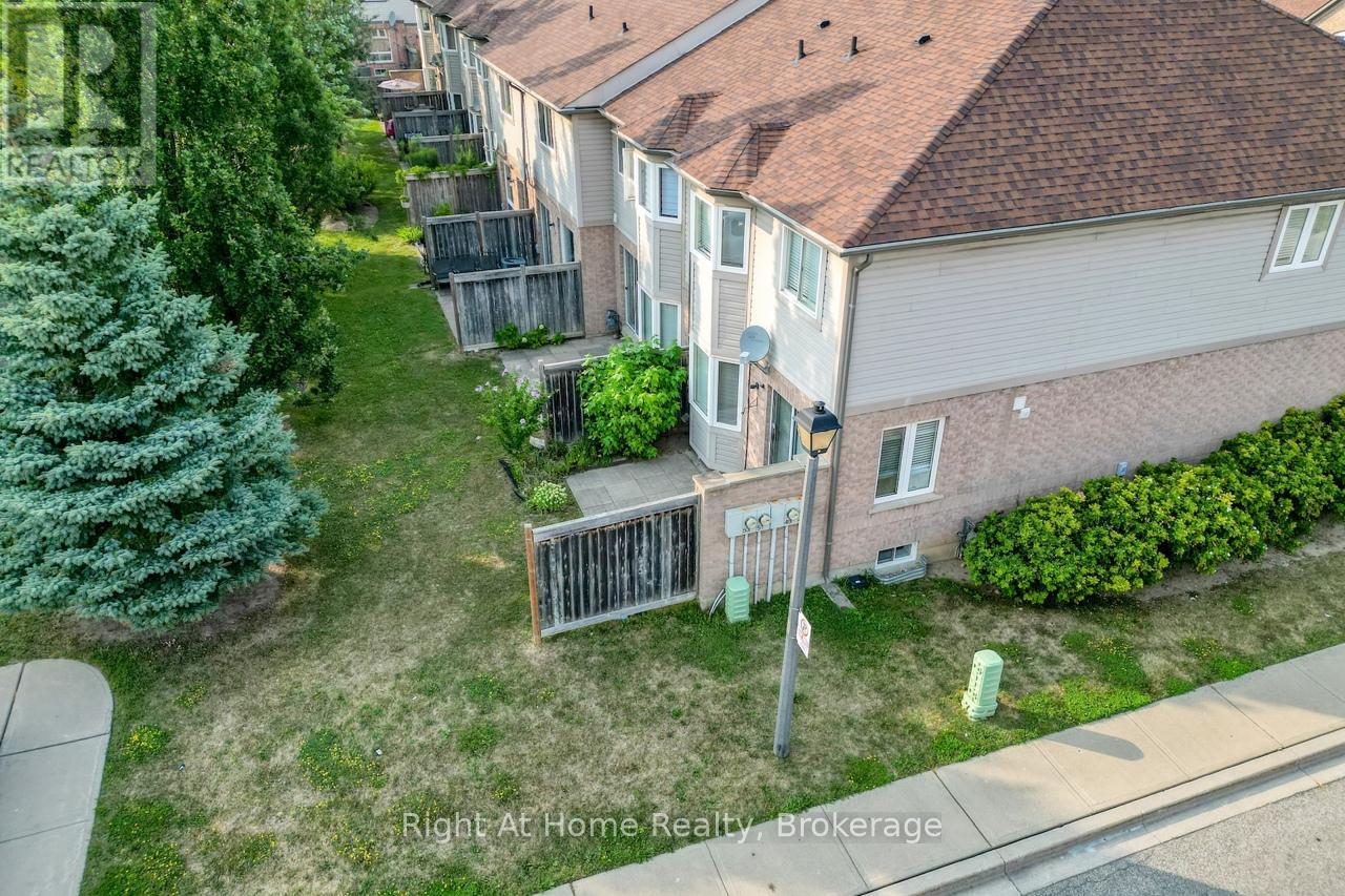 Photo 47 of 48 5255 Guildwood Way, Mississauga ON
