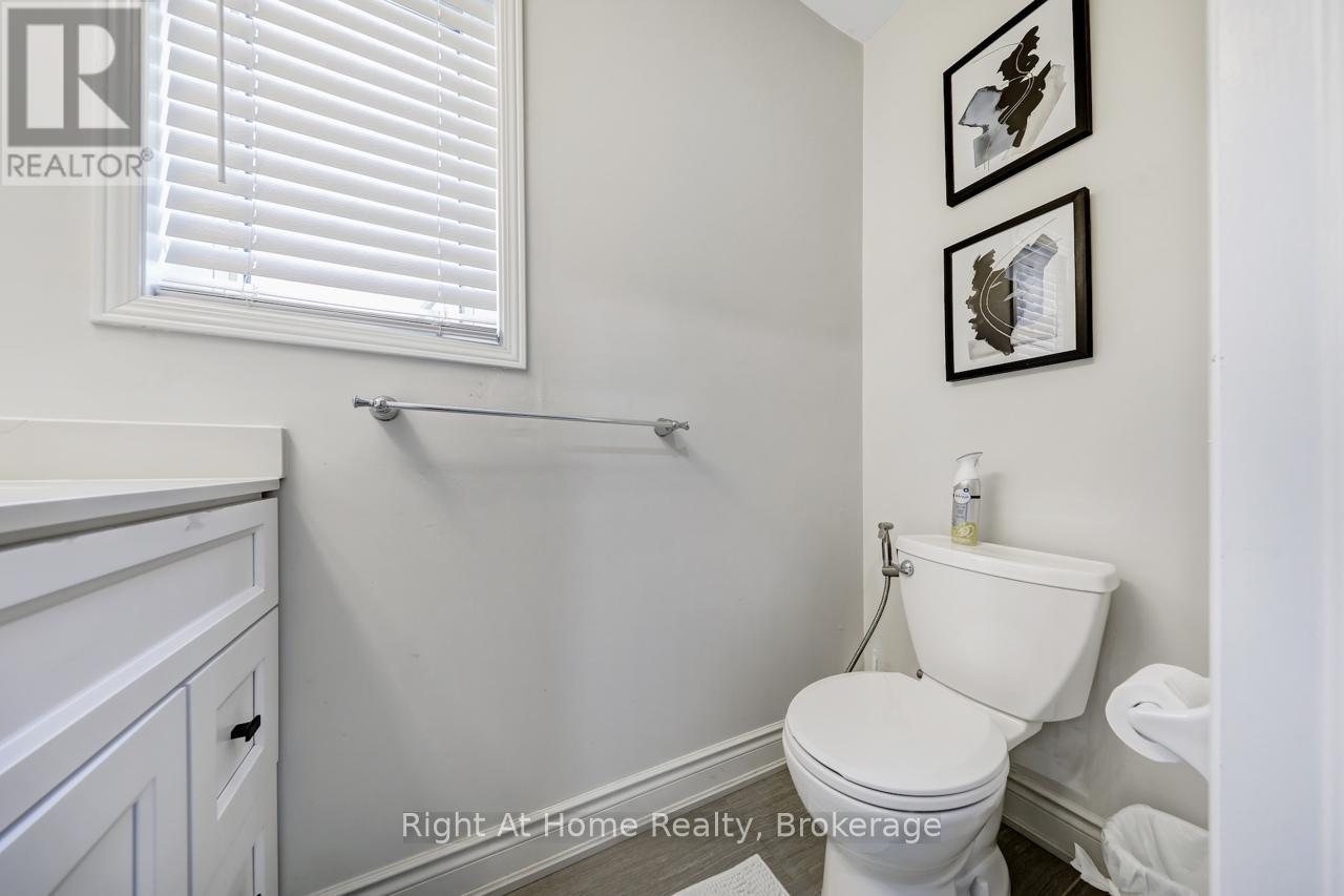 Photo 6 of 48 5255 Guildwood Way, Mississauga ON