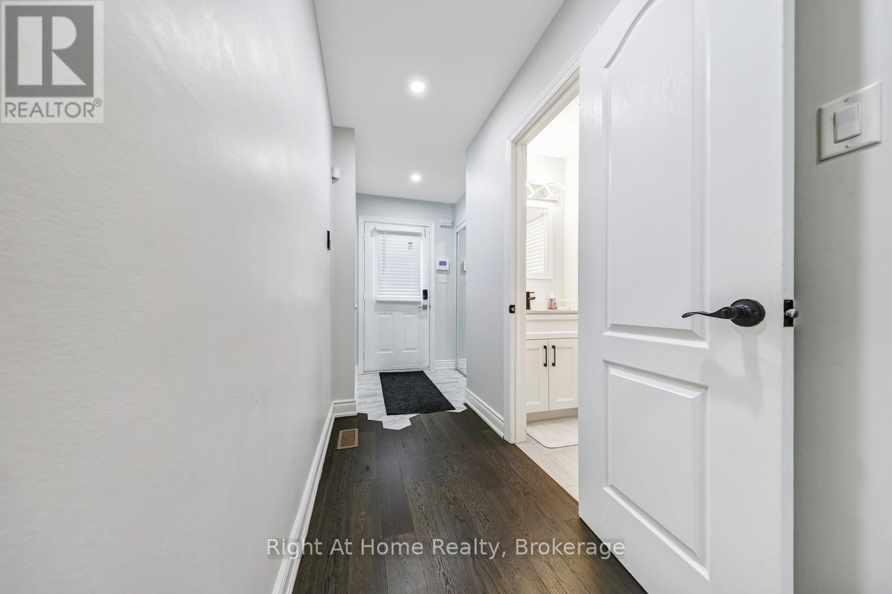 Photo 7 of 48 5255 Guildwood Way, Mississauga ON