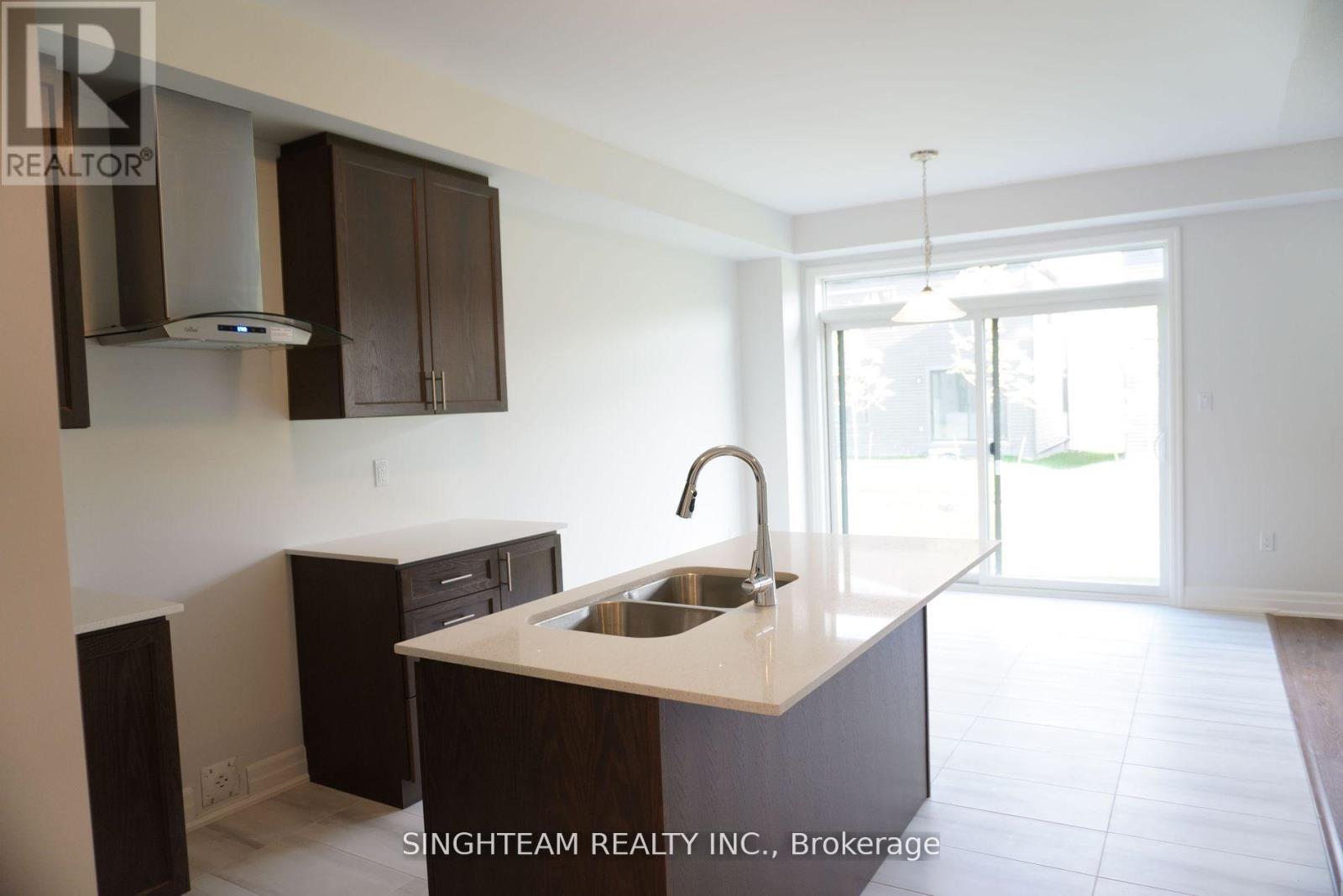 Photo 12 of 44 Del Ray Crescent, Wasaga Beach ON