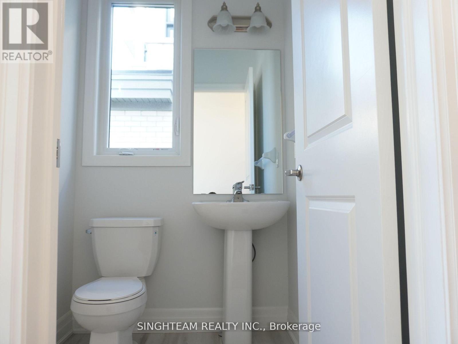 Photo 13 of 44 Del Ray Crescent, Wasaga Beach ON