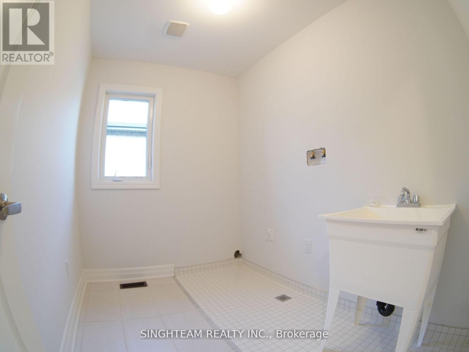 Photo 21 of 44 Del Ray Crescent, Wasaga Beach ON